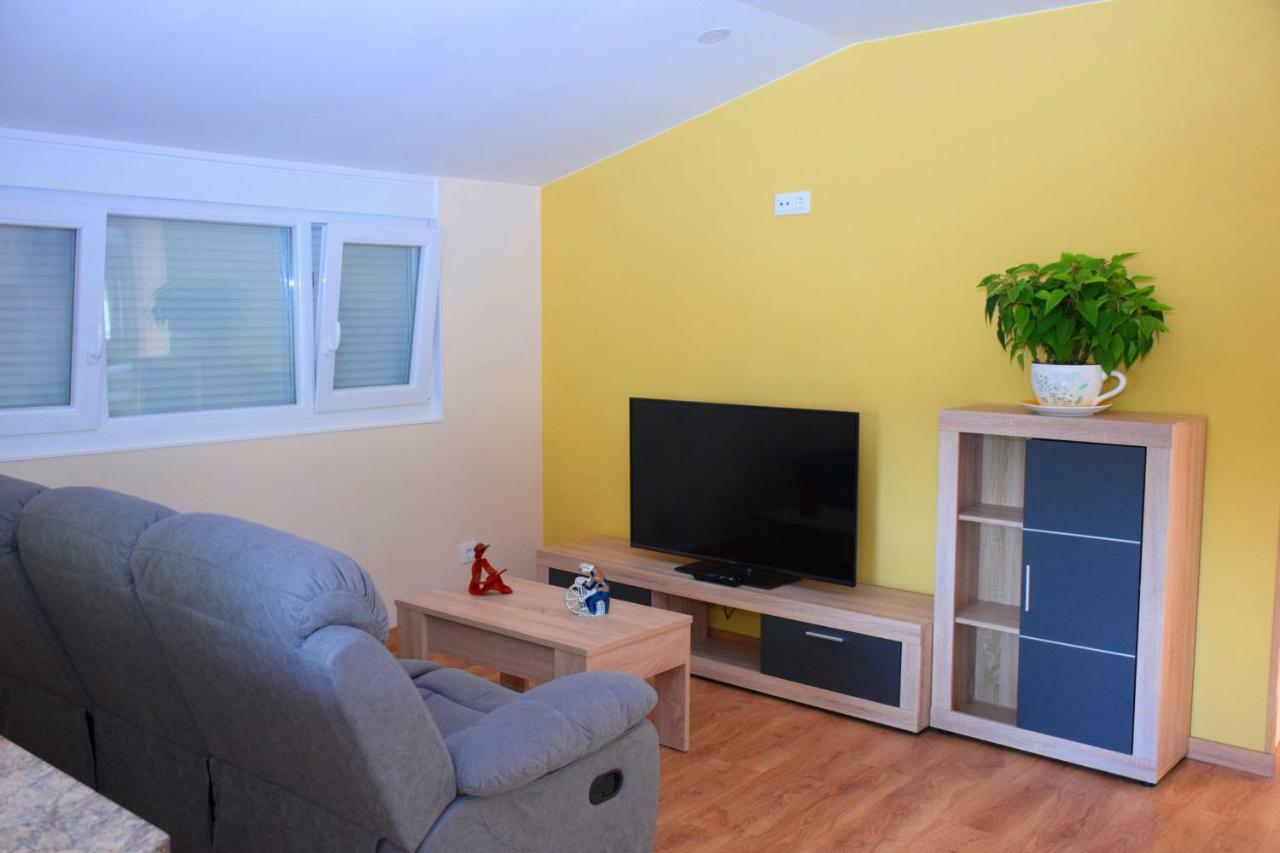 Appartement O Mencer Do Camino à Cee Extérieur photo